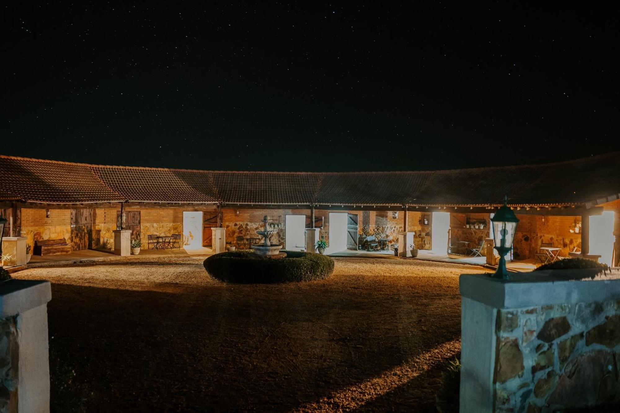 Вілла Mount High Luxury Stables Лейденбурґ Екстер'єр фото